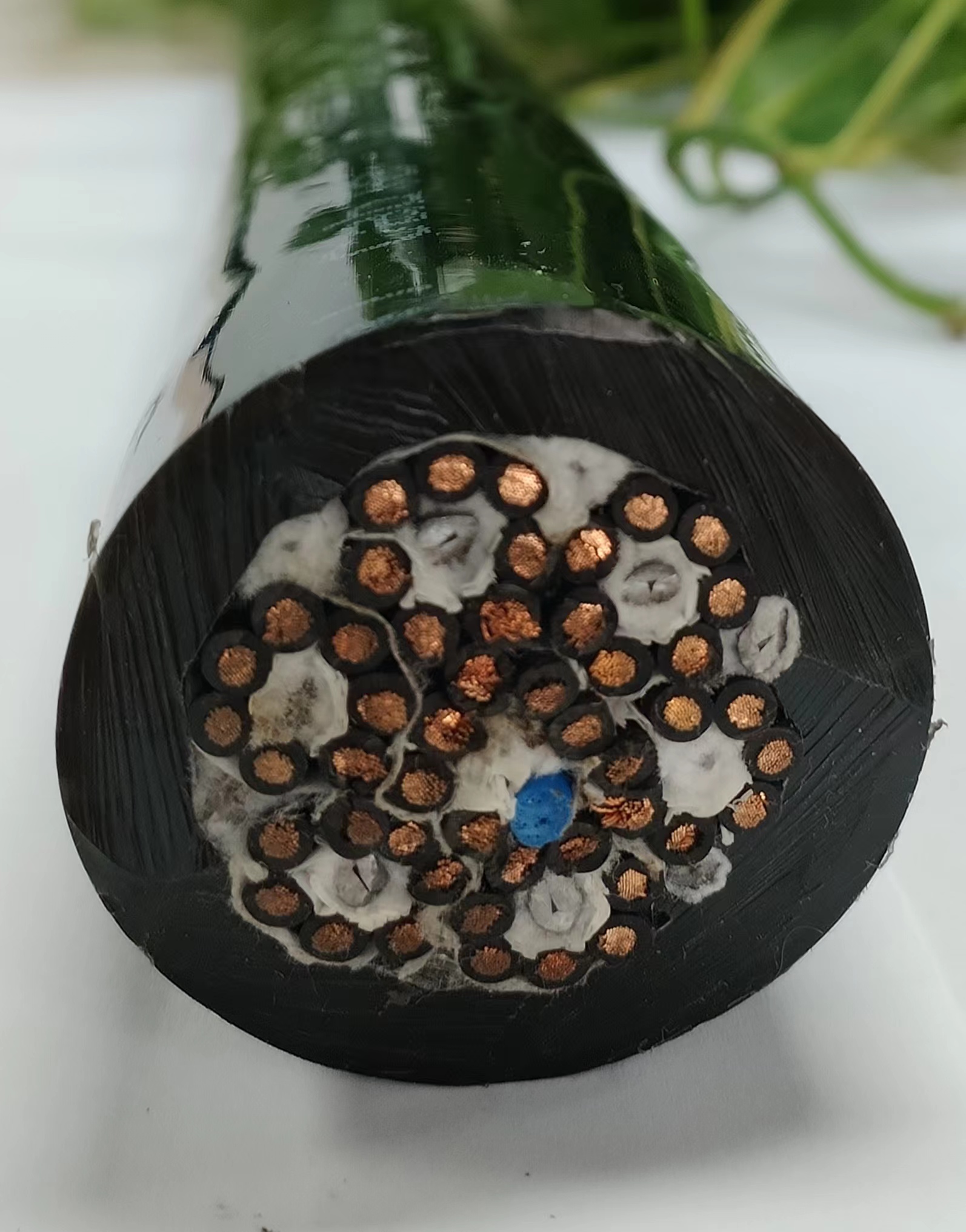 鉛墜電纜